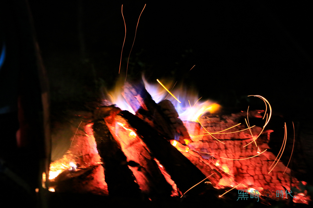 到新美部落獵人營野餐，圍繞營火聽著那麼古謠 - 黑崎時代
