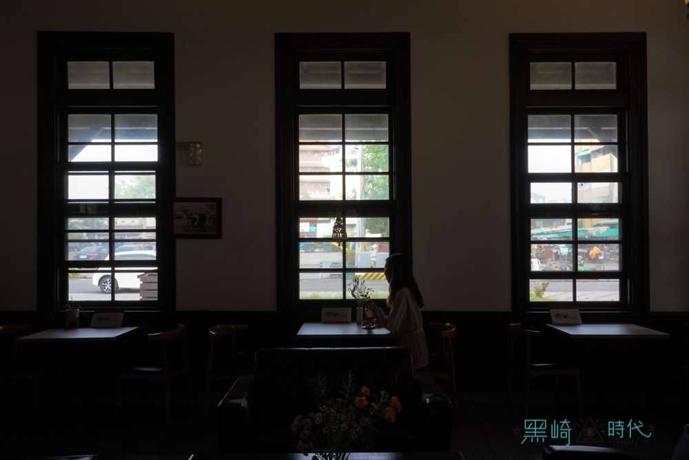 台南景點推薦 鹽埕出張所 來白雪咖啡店的大人昭和布丁享受日系建築氛圍感 - 黑崎時代